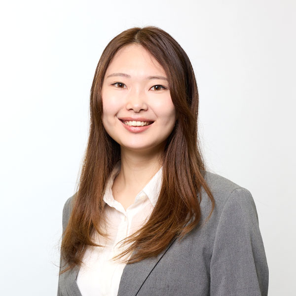 代表　吉田 志織