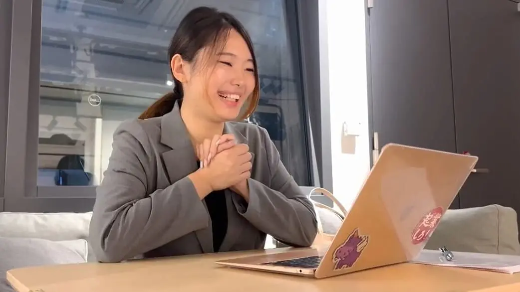 元IB生講師がオンラインミーティングでマンツーマン指導している様子